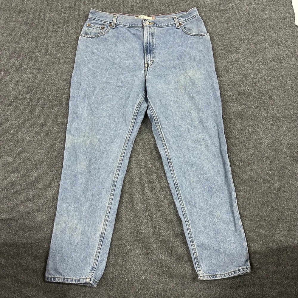 Levi's Jeans Womens Size 18 M Blue 550 Relaxed Tapered Light Wash Denim Casual